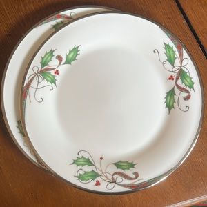 2 Lenox Holiday Nouveau Dinner Plate Platinum White never used